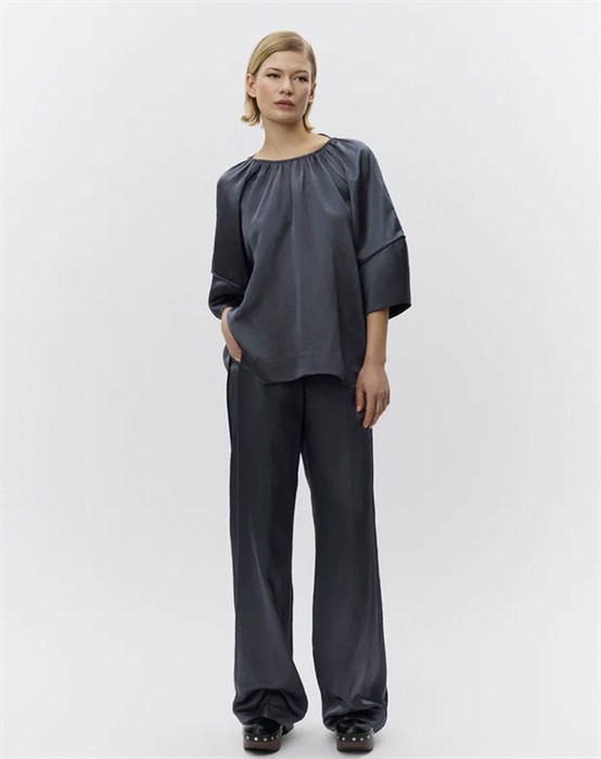 Skyler High Shine Blend Bluse - Ebony